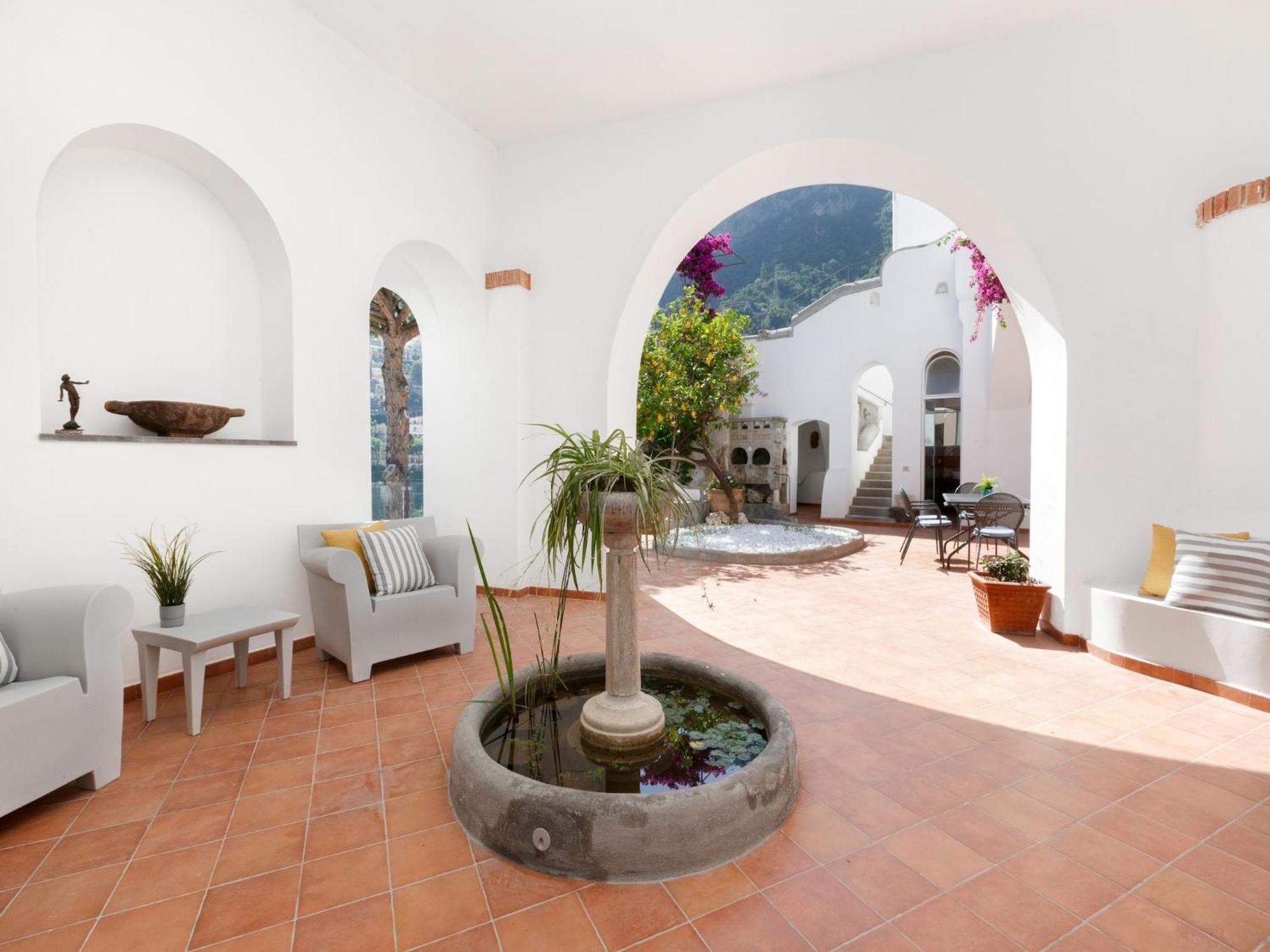 Luxurious Villa In Upper Positano Positano