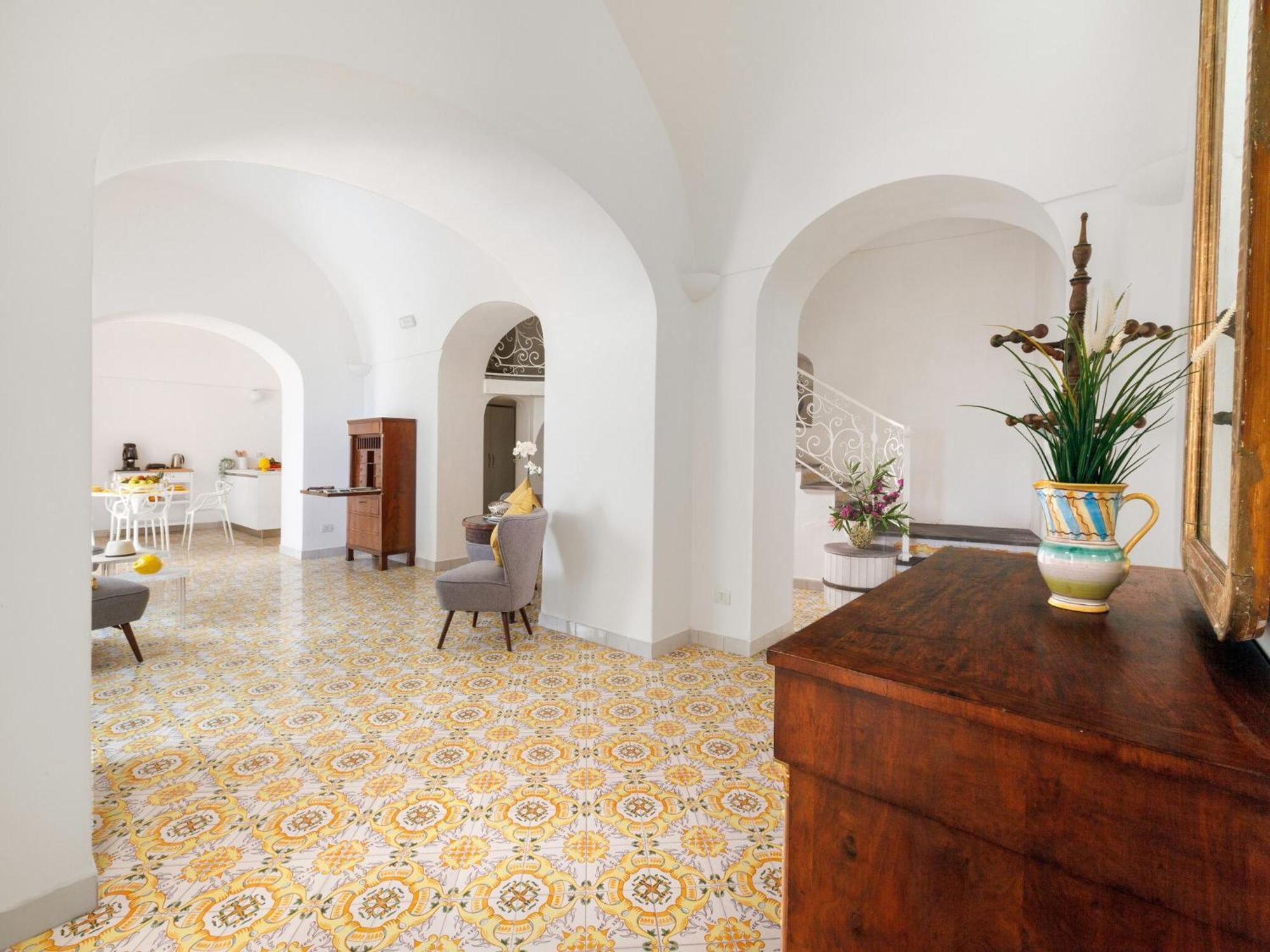 Luxurious Villa In Upper Positano Villa