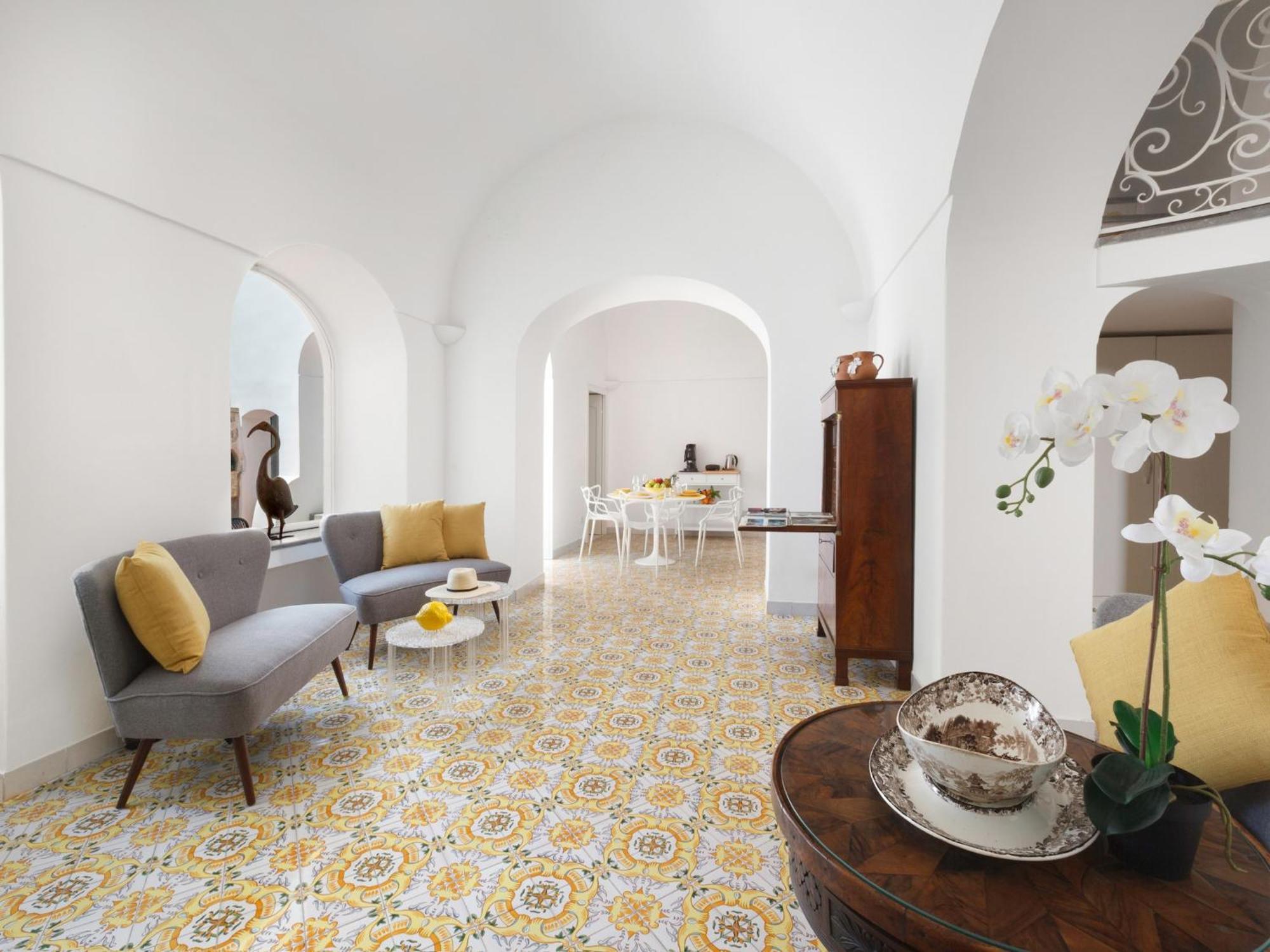 Luxurious Villa In Upper Positano *