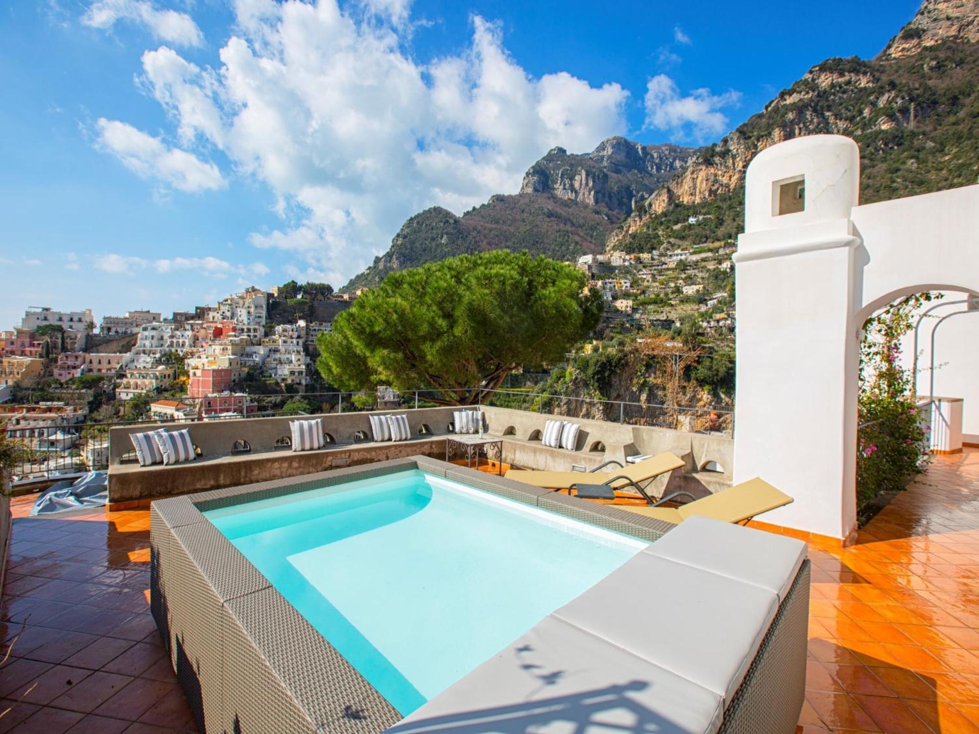 Luxurious Villa In Upper Positano Positano