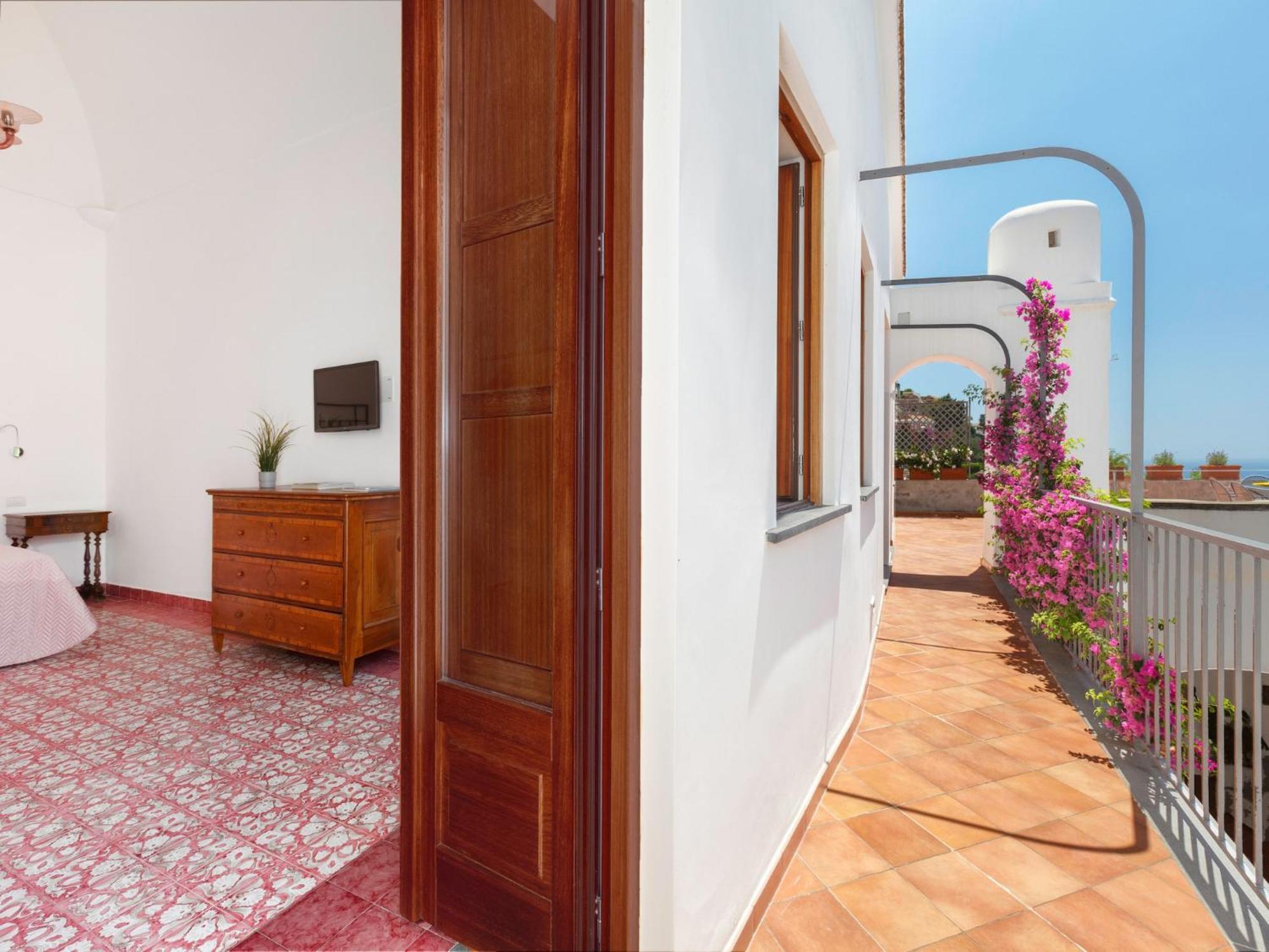 Luxurious Villa In Upper Positano Villa *