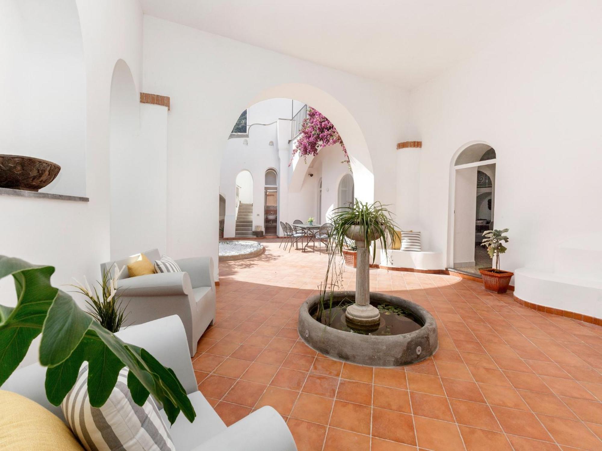 Villa Luxurious Villa In Upper Positano Positano