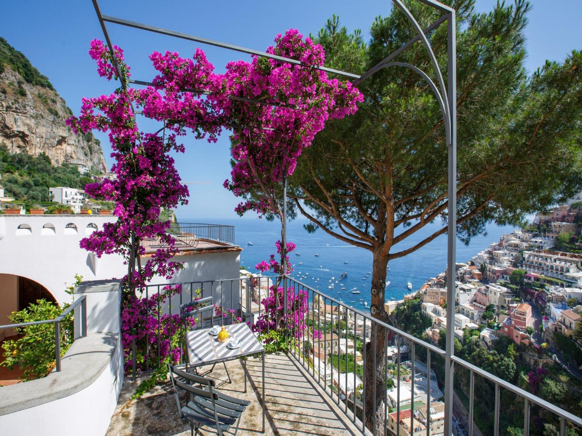 Luxurious Villa In Upper Positano *